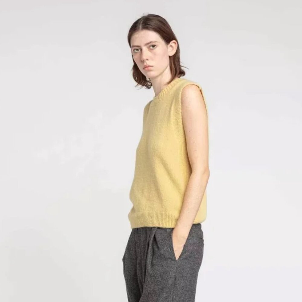 Le Mont St Michel Simaka Sleeveless Sweater, yellow, XS